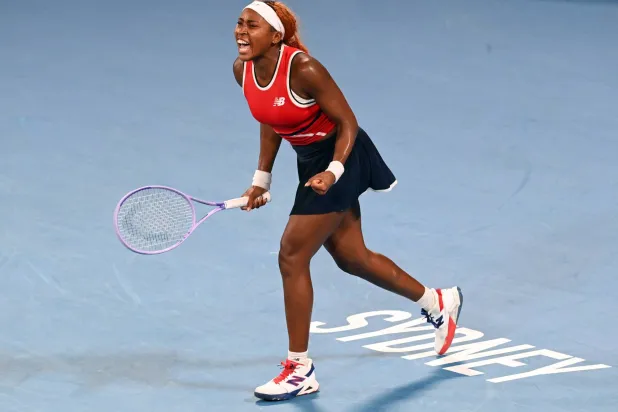 الأميركية كوكو غوف تتألق في سيدني (رويترز)