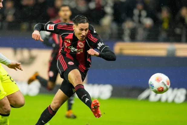 يونس بن طالب يتألق مع فرانكفورت (أ.ب)