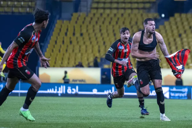 اقتنص الرياض هدفاً ثميناً في اللحظات الأخيرة من عمر المباراة (تصوير: سعد الدوسري) 