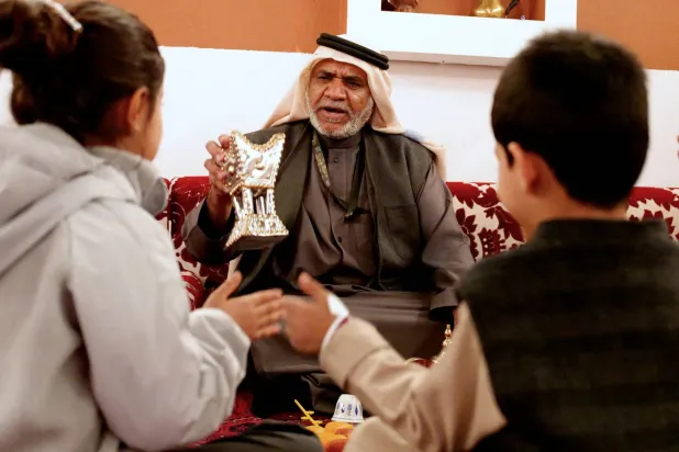 تقديم التراث النجدي بأساليب تفاعلية تعزز ارتباط الجيل الجديد بهوية الدرعية وقيمها الأصيلة (تصوير: تركي العقيلي)