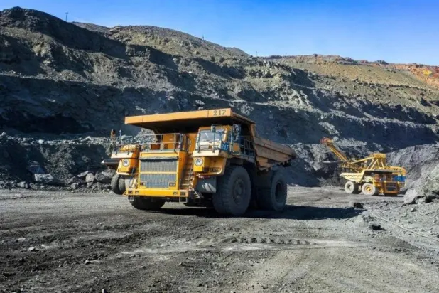 جانب من عمليات استخراج المعادن من أحد المناجم في باكستان (رويترز)