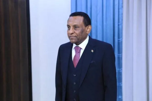 رئيس الوزراء السوداني كامل إدريس (أرشيفية - رويترز)