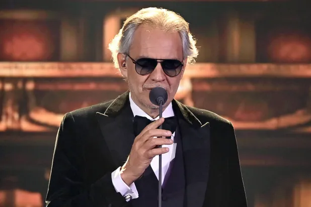 النجم الإيطالي أندريا بوتشيلي (د.ب.أ) 