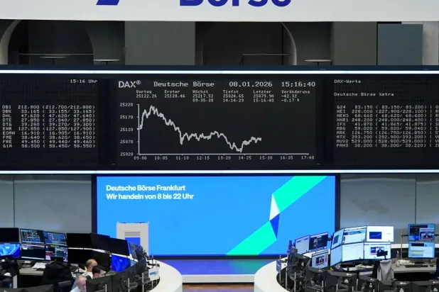 رسم بياني لمؤشر الأسهم الألماني «داكس» في بورصة فرانكفورت (رويترز)