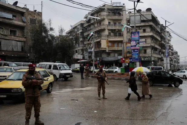 Suriye Genel Güvenlik Güçleri, 11 Ocak 2026 tarihinde Suriye'nin Halep kentindeki Eşrefiye mahallesinde (Reuters)