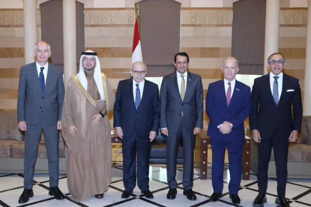 رئيس الحكومة اللبنانية يتوسط سفراء اللجنة الخماسية (رئاسة الحكومة)