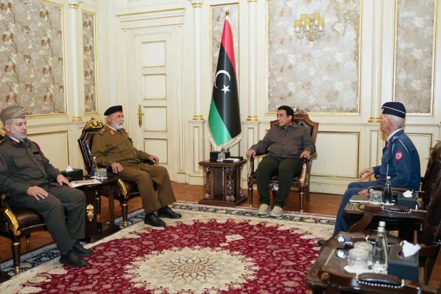 لقاء رئيس المجلس الرئاسي محمد المنفي في طرابلس مع أعضاء اللجنة العسكرية عن غرب ليبيا الاثنين (المجلس الرئاسي الليبي)