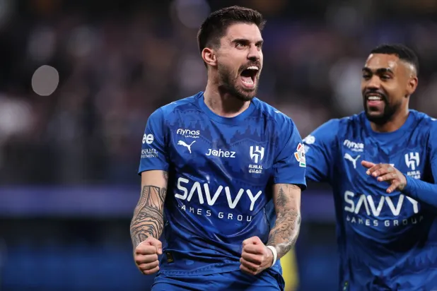 نيفيز يحتفل بهدفه في شباك النصر (تصوير: سعد العنزي)