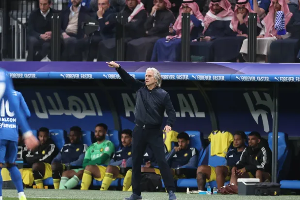 خورخي خيسوس مدرب فريق النصر (تصوير: سعد العنزي)