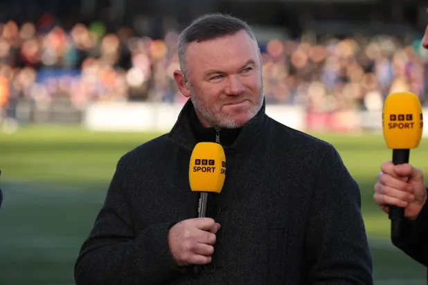 بسبب كاريك... روني يرحب بالعودة إلى مانشستر يونايتد 