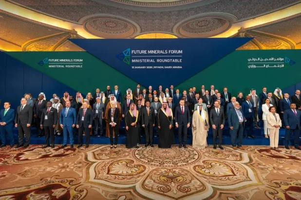 صورة جماعية للمشاركين بالاجتماع الوزاري الدولي المنعقد في إطار «مؤتمر التعدين الدولي» بالرياض (الشرق الأوسط)