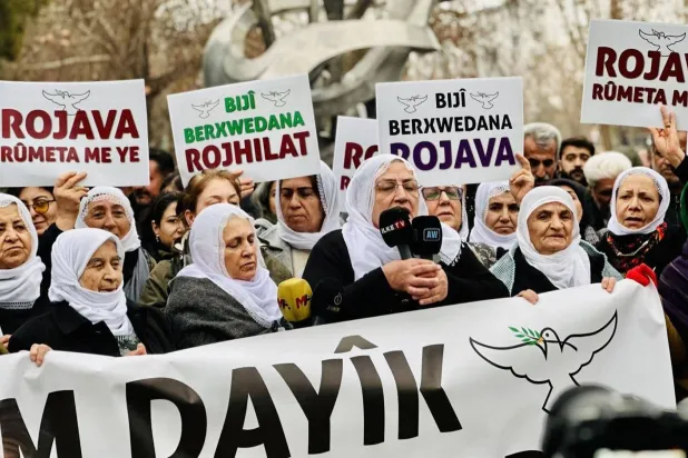 جانب من مسيرة «أمهات السلام» في أنقرة الثلاثاء (إكس)