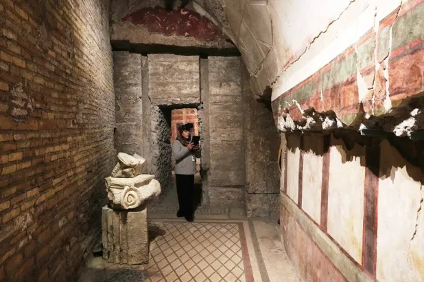  Colosseum Archeological Park guide Valentina uses a head-mounted device to livestream a guided tour for the press of the newly-restored underground House of Griffins, dated between the II and I century B.C., on the Palatine Hill next to the Colosseum, in Rome, Tuesday, Jan. 13, 2026. (AP) 
