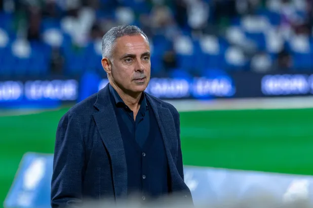 البرتغالي غوميز مدرب فريق الفتح (تصوير: عيسى الدبيسي)