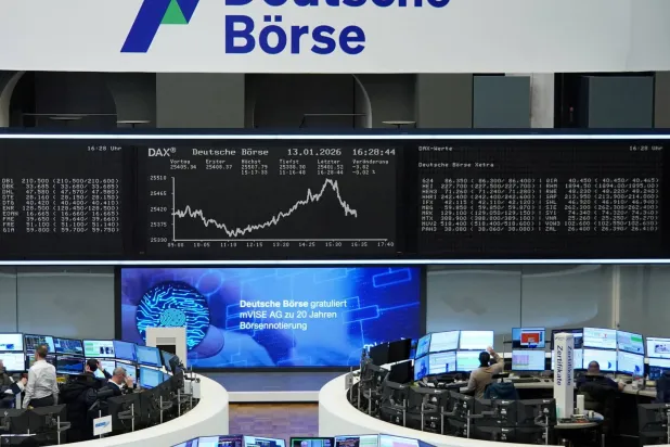 رسم بياني لمؤشر الأسهم الألماني «داكس» في بورصة فرانكفورت (رويترز)