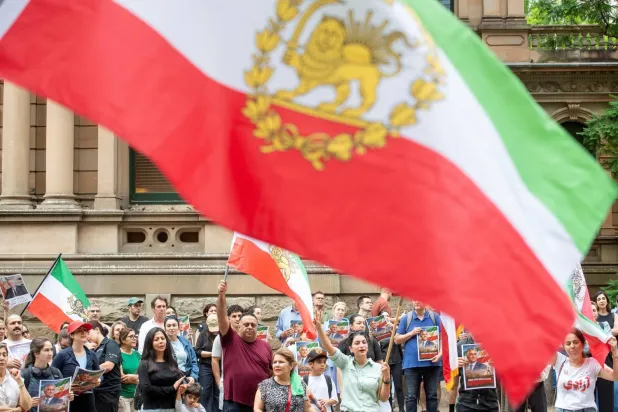 Dünyanın çeşitli başkentlerinde İran'daki halk protestolarına destek amacıyla gösteriler düzenlendi (Reuters)