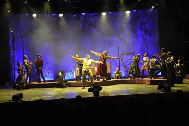 العرض ينافس على جوائز مهرجان المسرح العربي (إدارة المهرجان)