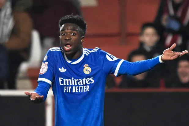 فينيسيوس تعرض لهتافات عنصرية في ملعب كارلوس بيلمونتي (رويترز)