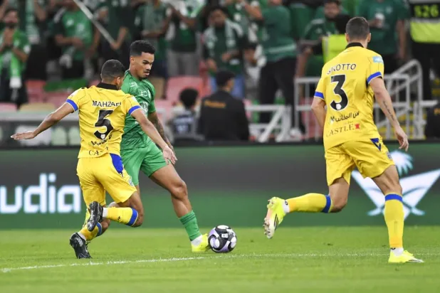 من مباراة الأهلي والتعاون في جدة (واس)