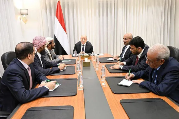 مجلس القيادة الرئاسي اليمني مجتمعاً في الرياض (سبأ)