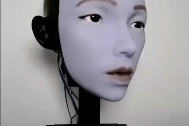فيديو: روبوت بملامح بشرية يستبق تعابير الوجه ويُتقن مزامنة الشفاه عبر لغات متعددة