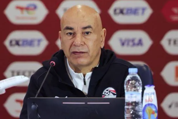 حسام حسن خلال المؤتمر الصحافي (الاتحاد المصري لكرة القدم)