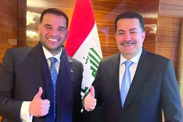 Irak Başbakanı Muhammed Şiya es-Sudani ve ABD elçisi Mark Savaya (Arşiv-Irak Haber Ajansı)