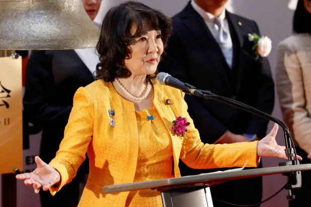 وزيرة المالية اليابانية ساتسوكي كاتاياما في مناسبة سابقة بمقر البورصة اليابانية في العاصمة طوكيو (رويترز)