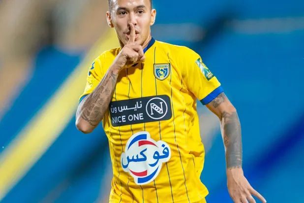 كاكو خلال تمثيله فريق التعاون (الشرق الأوسط)