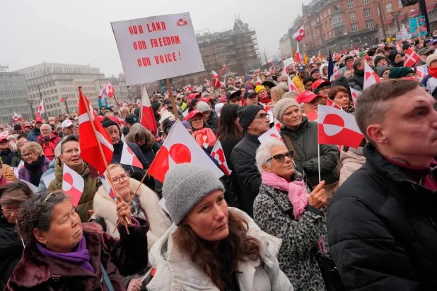 ترمب يتّهم دولاً أوروبية بممارسة «لعبة خطيرة» ويعلن رسوماً جمركية جديدة عليها بشأن غرينلاند 