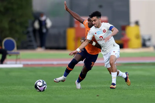 من المواجهة التي جمعت بين الفيحاء وضمك (تصوير: مشعل القدير)