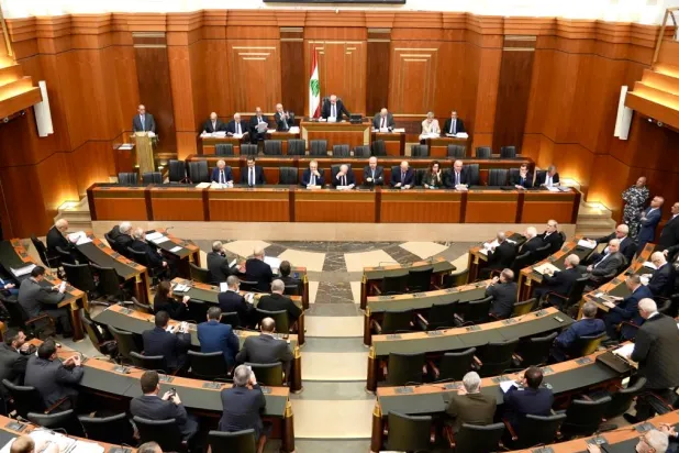 جلسة البرلمان اللبناني في جلسة غاب عنها ممثلو «القوات» و«الكتائب» وقوى التغيير (الوكالة الوطنية)