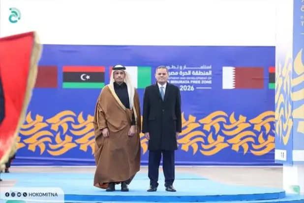 Libya Ulusal Birlik Hükümeti (UBH) Başbakanı Abdulhamid Dibeybe ile Katar Başbakanı ve Dışişleri Bakanı Şeyh Muhammed bin Abdurrahman bin Casim Al Sani, 18 Ocak'ta Misrata'da yaptıkları toplantı öncesinde (Dibeybe'nin ofisi)