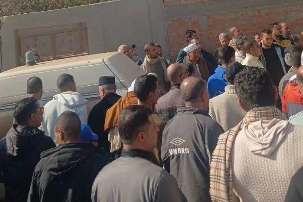 جانب من جنازة الأشقاء الخمسة ببنها (الشرق الأوسط)