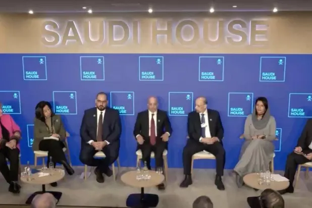 جلسة خاصة لعدد من الوزراء والمسؤولين السعوديين على هامش الاجتماع السنوي للمنتدى الاقتصادي العالمي 2026 بمدينة دافوس السويسرية (الشرق الأوسط)