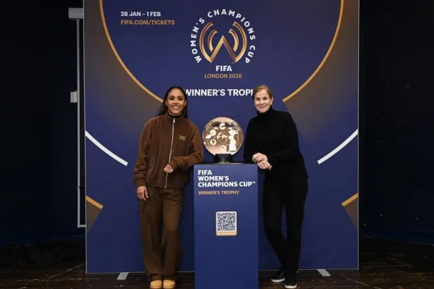 جرى عرض الكأس للمرة الأولى أمام تلاميذ إحدى المدارس (فيفا)