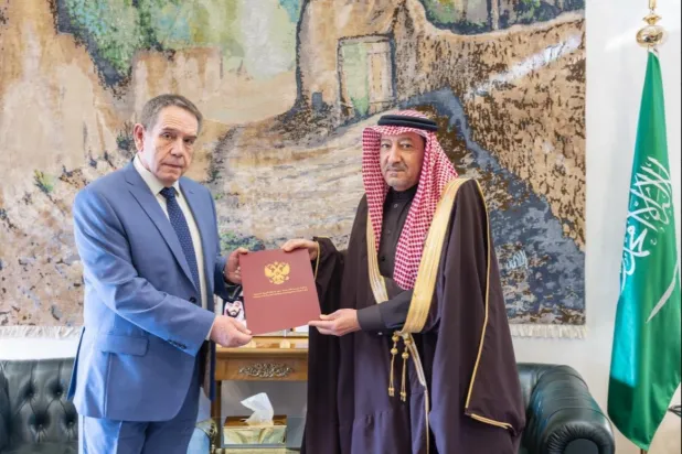 وزير الخارجية السعودي يتلقى رسالة خطية من نظيره الروسي تتصل بعلاقات البلدين