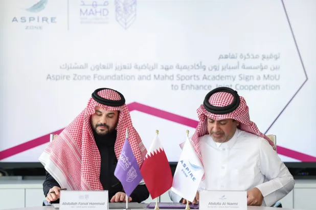 تمت مراسم توقيع الاتفاقية بين الرئيس التنفيذي لأكاديمية مهد الرياضية عبد الله بن فيصل حماد وعبد الله بن ناصر النعيمي الرئيس التنفيذي لمؤسسة أسباير زون بالإنابة (الشرق الأوسط)