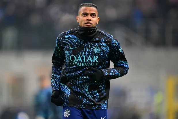 مانويل أكانجي مدافع إنتر ميلان (رويترز)