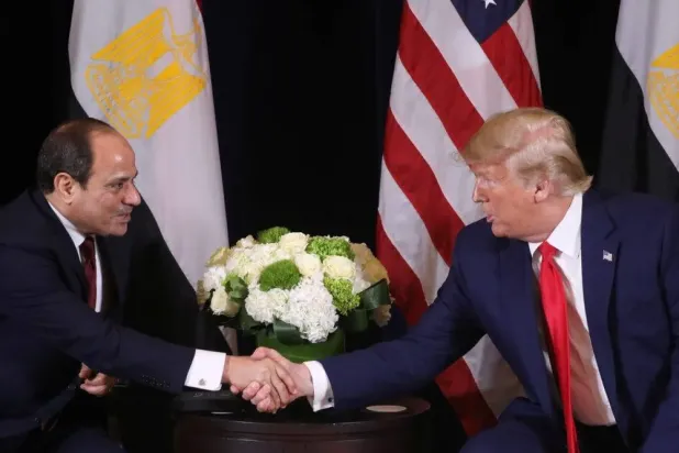 الرئيسان الأميركي دونالد ترمب والمصري عبد الفتاح السيسي (أرشيفية - رويترز)