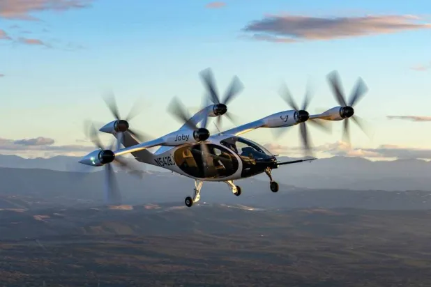 هل يقترب العالم من عصر السيارات الطائرة؟