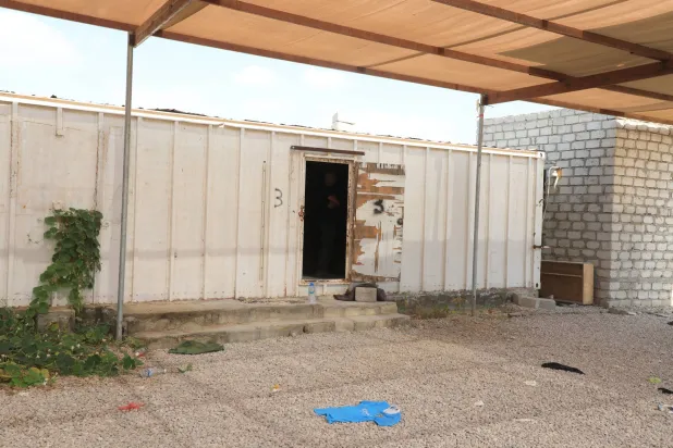 أنشأت الإمارات العديد من السجون غير الشرعية منها في ميناء الضبة النفطي ومطار الريان الدولي (الشرق الأوسط)