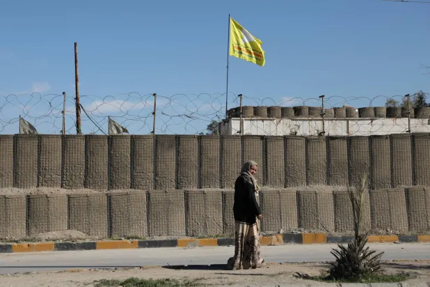 سجن يضم عناصر من تنظيم داعش في القامشلي بمحافظة الحسكة شرق سوريا (رويترز)