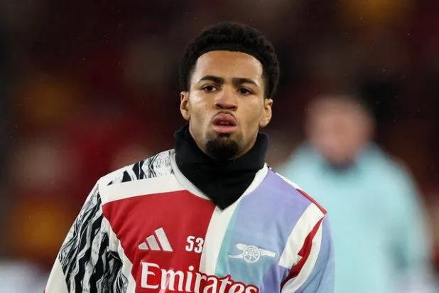 إيثان نوانيري يترك آرسنال معاراً لمرسيليا (رويترز)