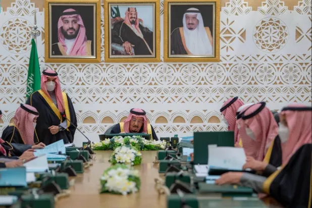 Custodian of the Two Holy Mosques King Salman bin Abdulaziz Al Saud chairs the Cabinet meeting in Riyadh. (SPA)