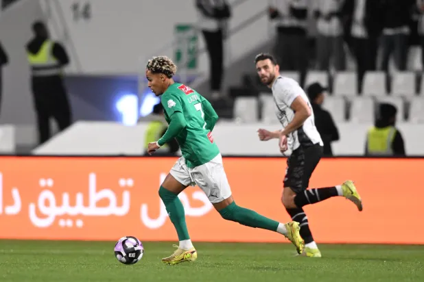 جانب من مواجهة الشباب والنجمة (تصوير: عبد الرحمن السالم)