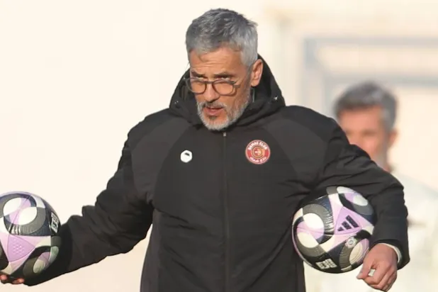 البرتغالي أرماندو إيفانغيليستا مدرب الفريق (نادي ضمك)