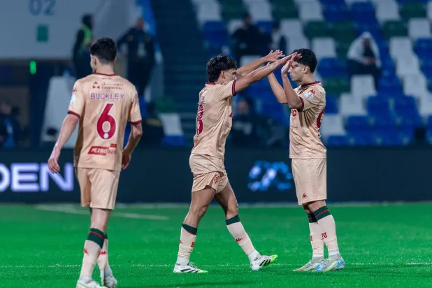 الخلود تمكن من استعادة انتصاراته بفوز عريض على الفتح (تصوير: عيسى الدبيسي) 