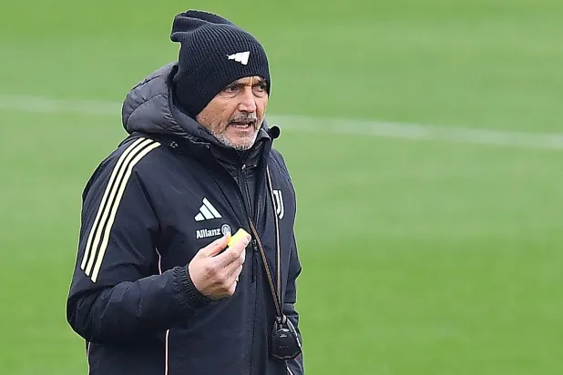 لوتشيانو سباليتي المدير الفني لفريق يوفنتوس (إ.ب.أ)