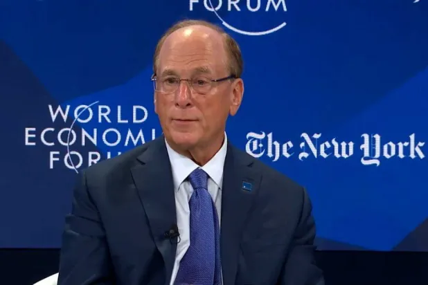 رئيس مجلس الإدارة والرئيس التنفيذي لشركة «بلاك روك» لاري فينك (الشرق الأوسط)